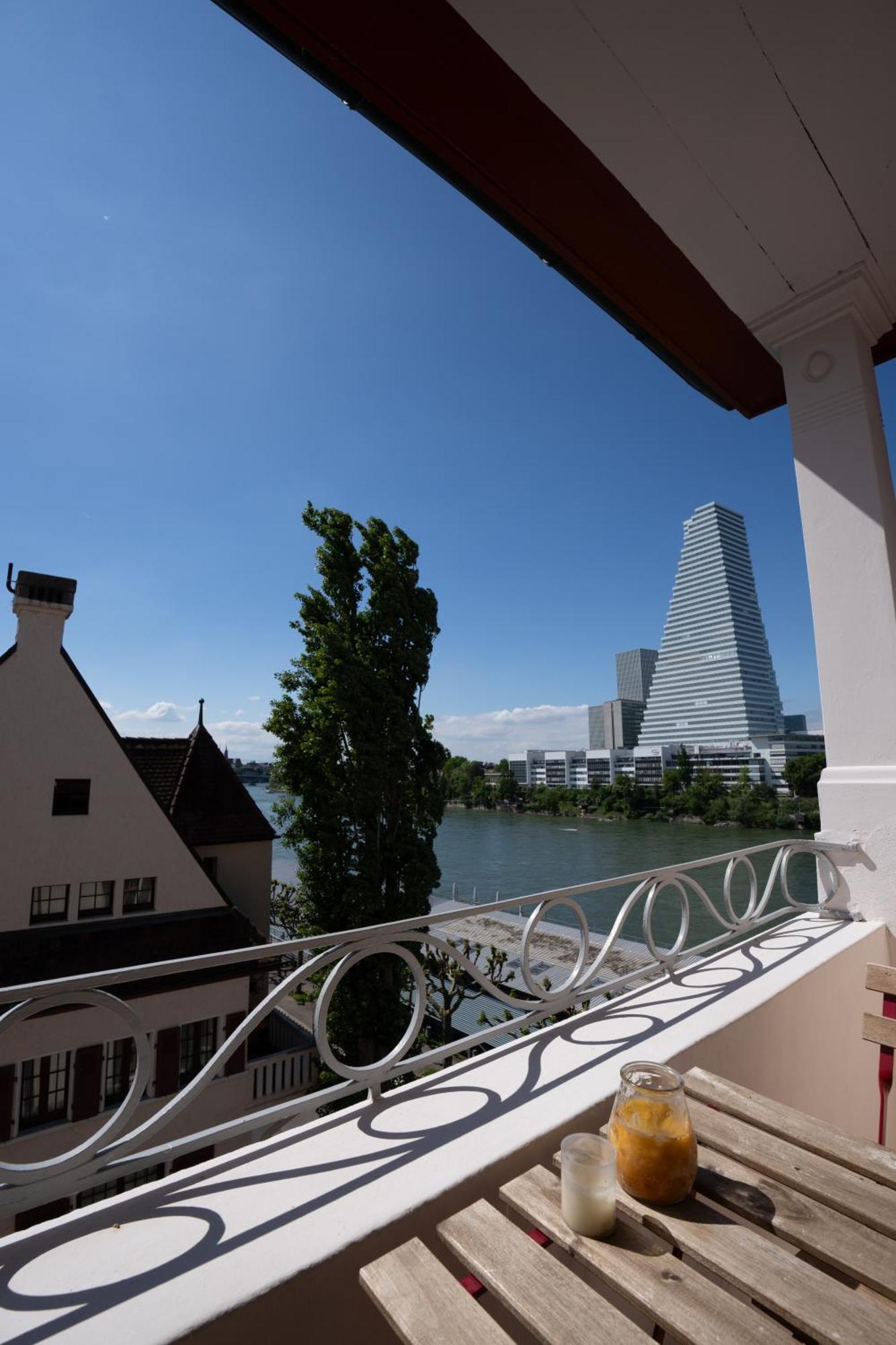 Charmante Altbauwohnung Am Rhein Basel Eksteriør billede